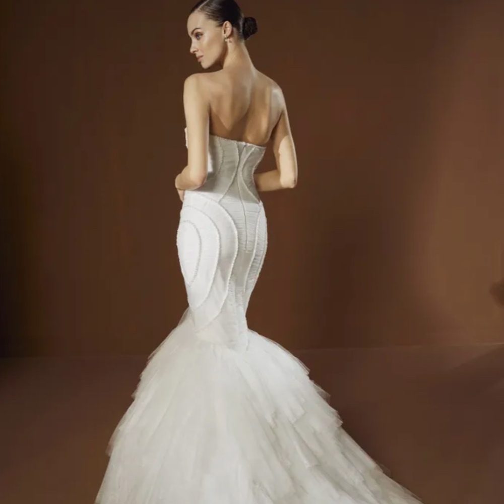 PRONOVIAS - 'Lana' Wedding Dress - Size US10 - MSRP $6290 - NWT - SAVE $5000 - Picture 5 of 12